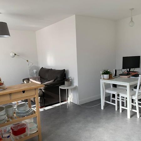 Bright, Chilled Ensuite Db Room In A Shared Flat! Londen Buitenkant foto