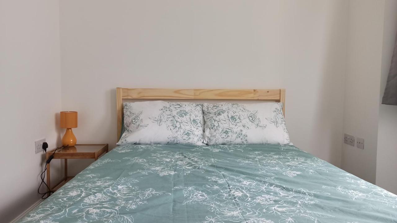 Bright, Chilled Ensuite Db Room In A Shared Flat! Londen Buitenkant foto