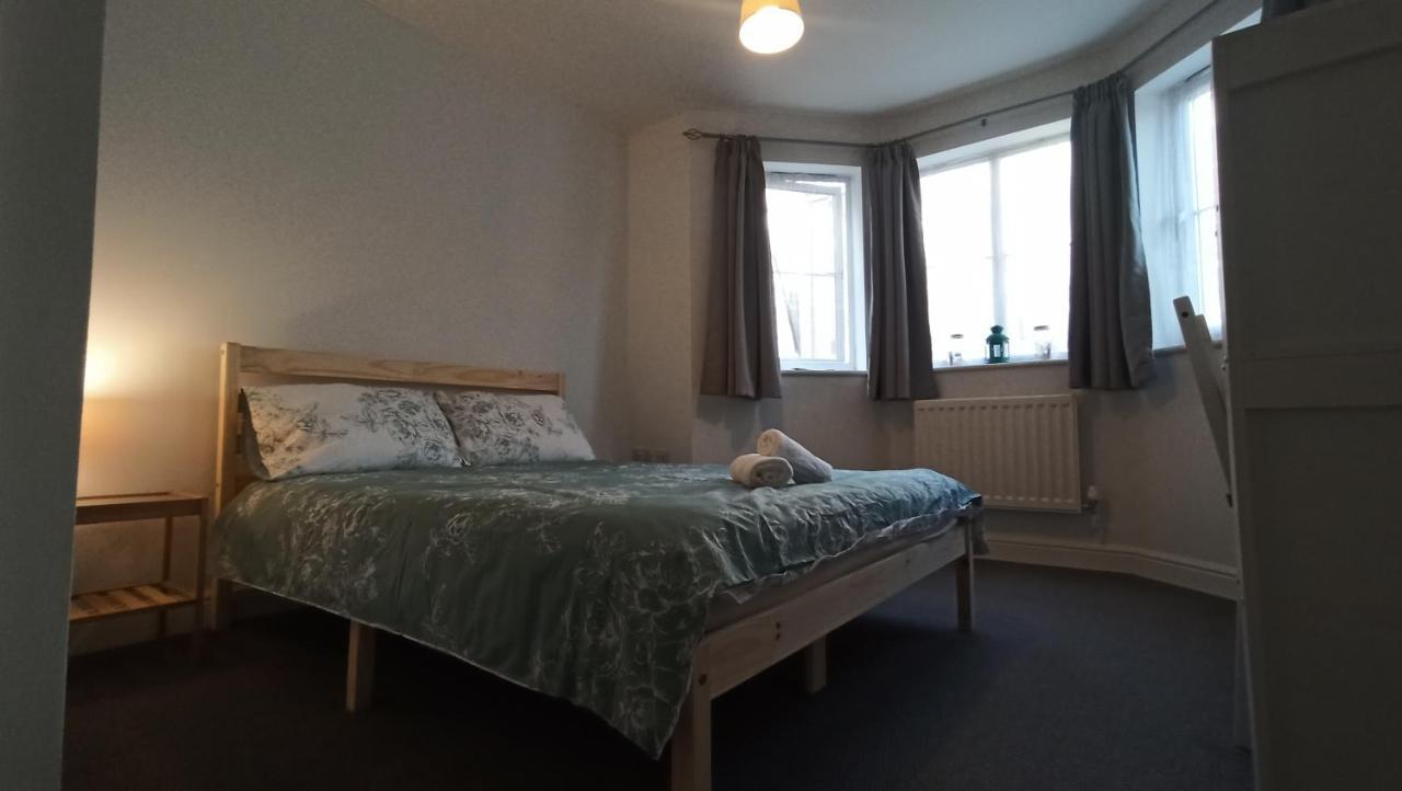 Bright, Chilled Ensuite Db Room In A Shared Flat! Londen Buitenkant foto