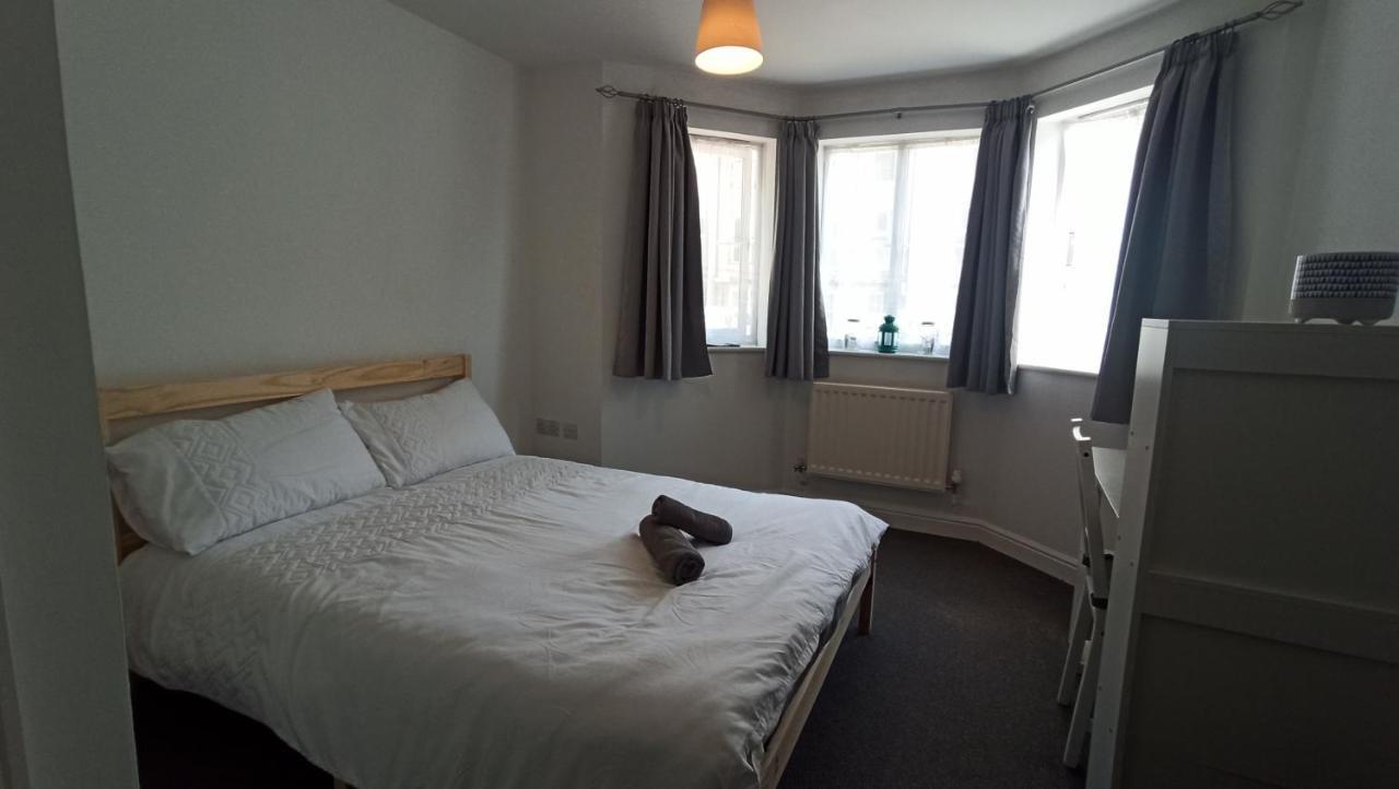 Bright, Chilled Ensuite Db Room In A Shared Flat! Londen Buitenkant foto