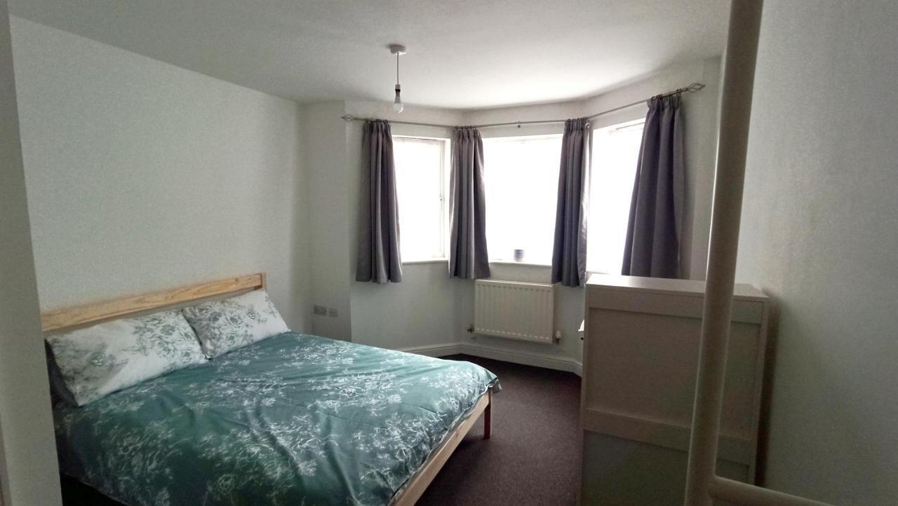 Bright, Chilled Ensuite Db Room In A Shared Flat! Londen Buitenkant foto